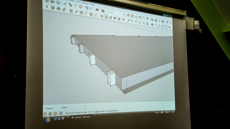 De bodemplaat van de goederenwagen moet eerst in 3-D getekend worden.
