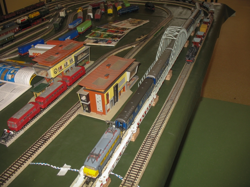 Deel nostalgische MÃ¤rklin baan.
