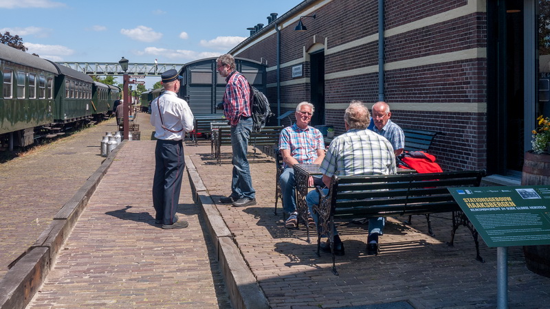 Even rusten bij station Haaksbergen.
